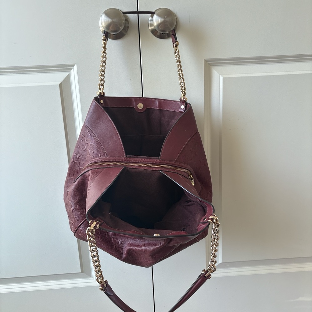 *SOLD* Coach Burgundy Embossed Leather Tote - Picture 4 of 8